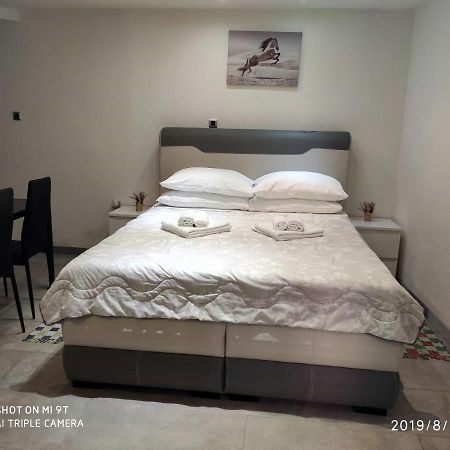 Apartament 茨雷斯 外观 照片