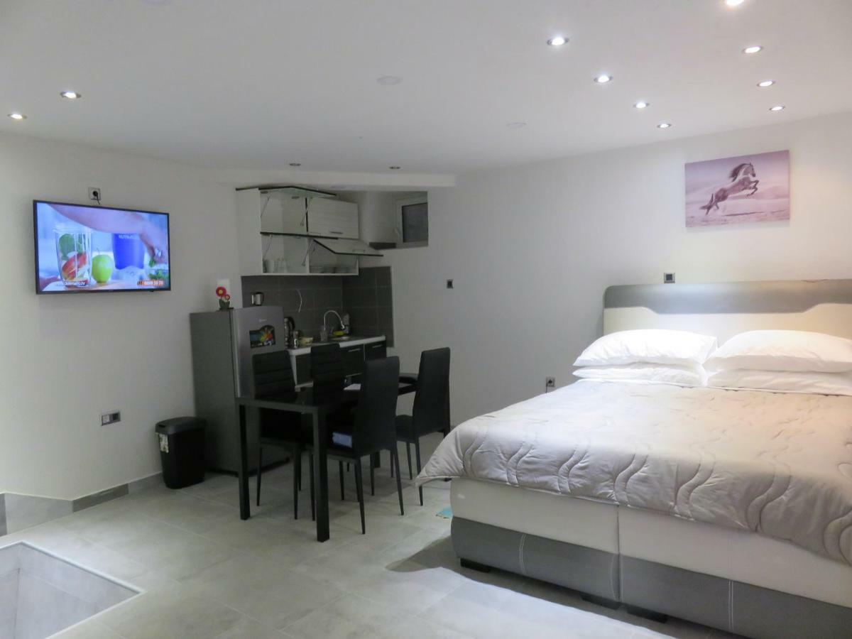 Apartament 茨雷斯 外观 照片